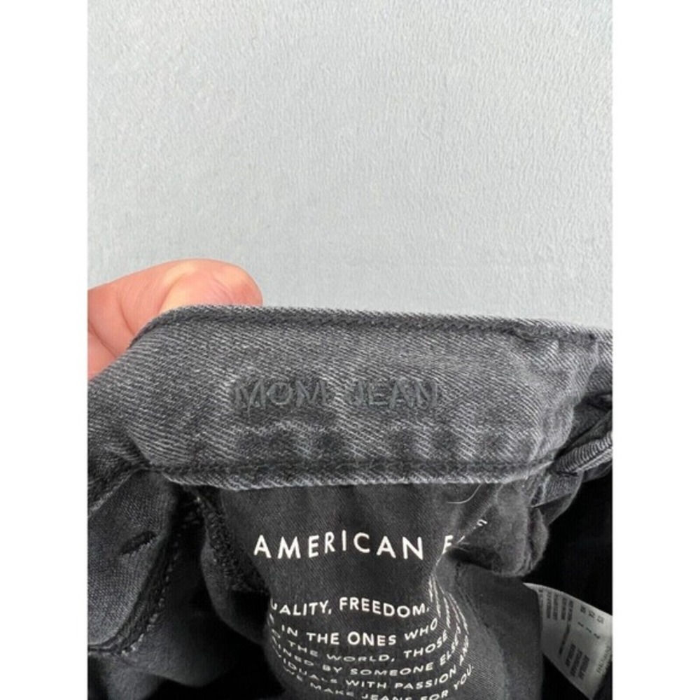 American Eagle Jeans Womens Size 2 Mom Jean Black Destroyed Ripped High Rise - Picture 8 of 12
